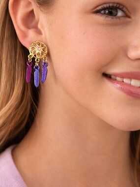 ⚠️ 5/25: Claire’s Gold and Purple Feather Clip On Dangle Earrings